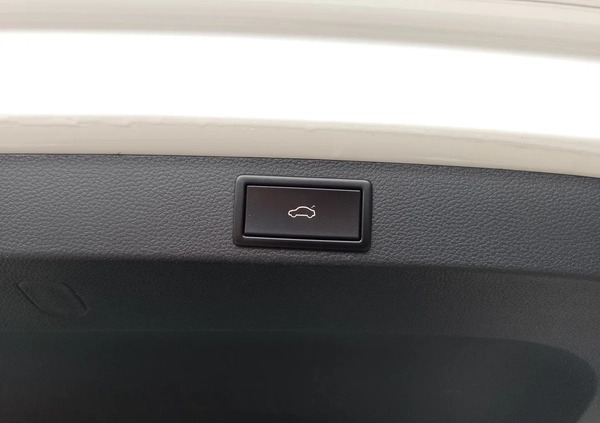 Skoda Karoq cena 109900 przebieg: 96028, rok produkcji 2019 z Wąsosz małe 497